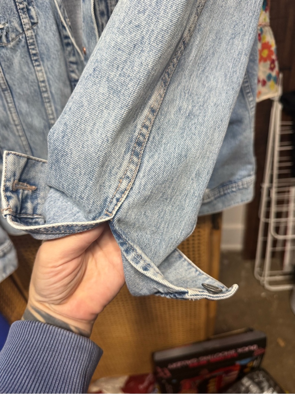 Old Navy Light Blue Denim Truck Jacket excellent pre-owned condition. - Picture 3 of 12